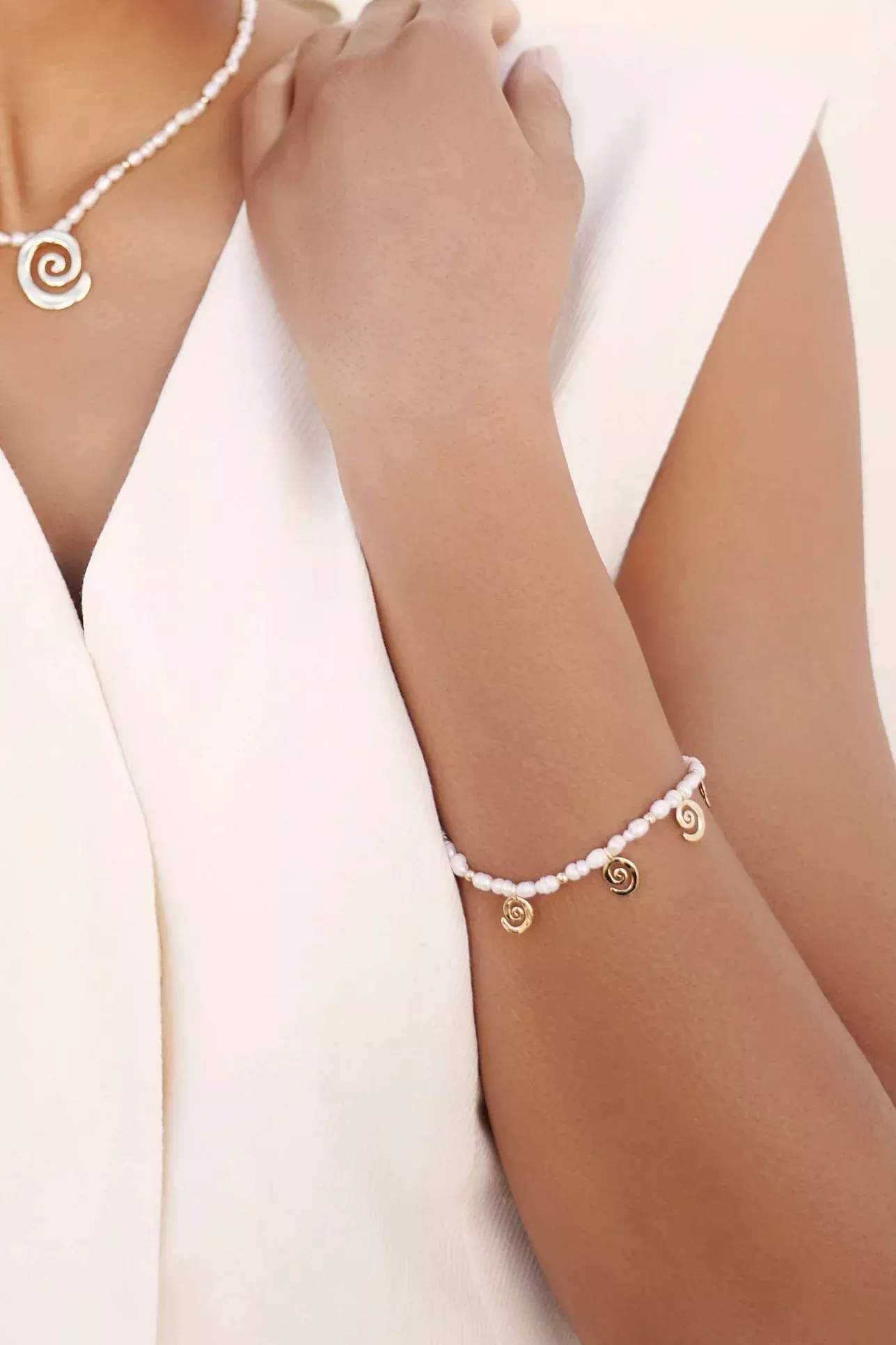 Aura Pearl Bracelet