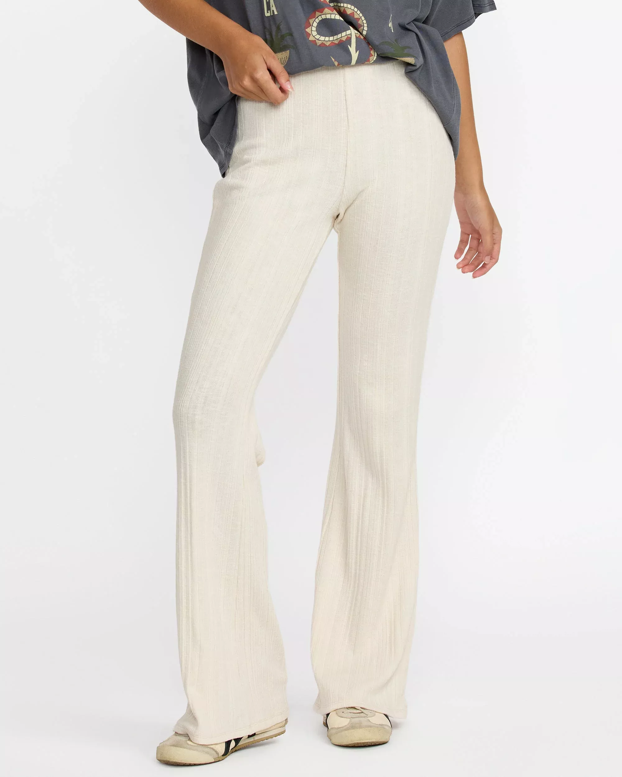 Ava Pant